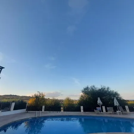 Modern Armonia Court 公寓 *