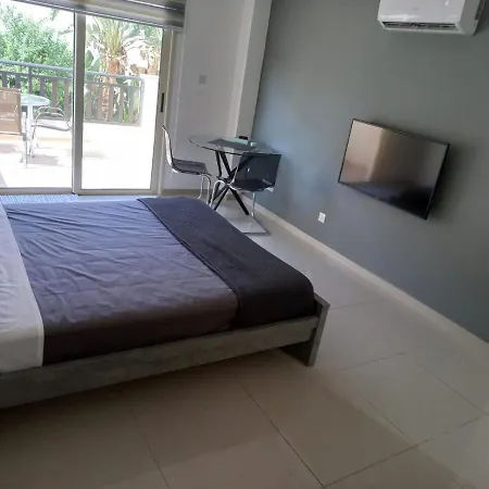 Modern Armonia Court *