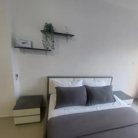 Modern Armonia Court Apartamento Paralimni
