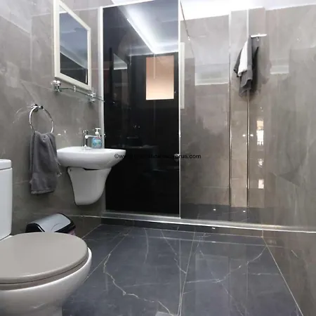 Modern Armonia Court Apartamento