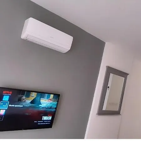 Modern Armonia Court *