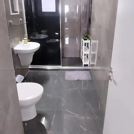 Modern Armonia Court דירה *