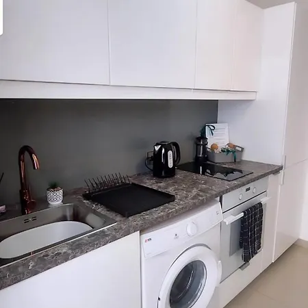 Modern Armonia Court דירה פאראלימני