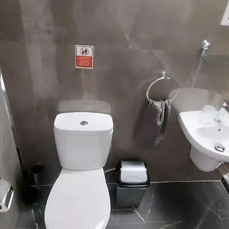 Modern Armonia Court דירה
