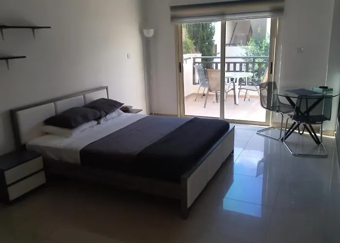 Modern Armonia Court