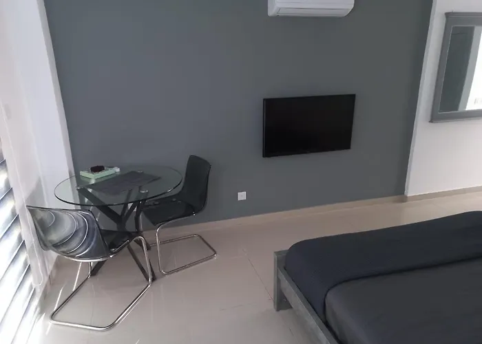 Modern Armonia Court Apartment *