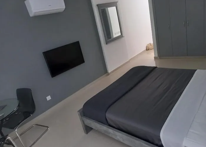 Modern Armonia Court *