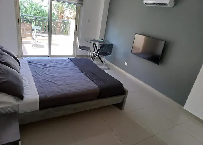 Modern Armonia Court *