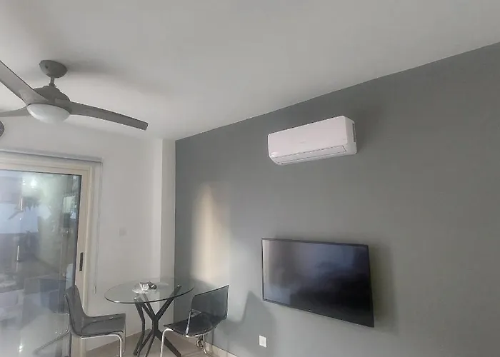 Modern Armonia Court *