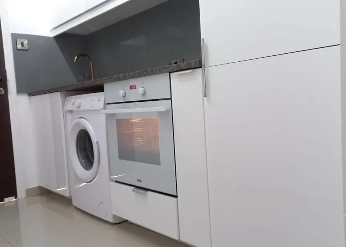 Modern Armonia Court