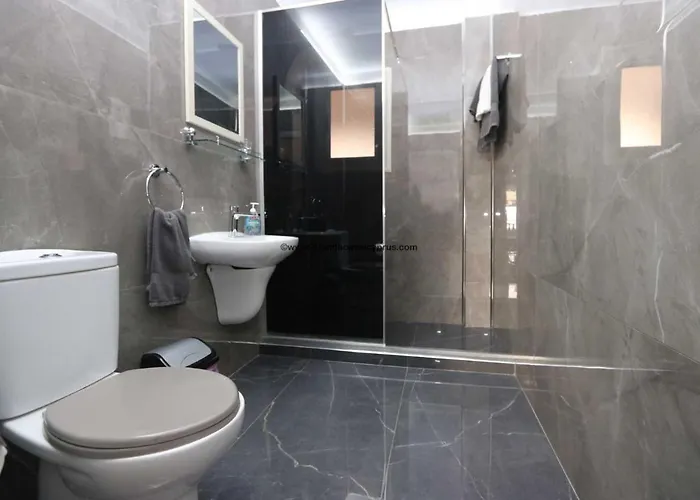 Modern Armonia Court Apartment